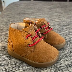 Comfortable Ugg Shoes For Baby’s 3-6 months Size 2 Including Side Zip